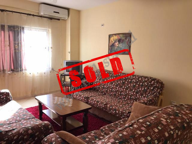 Apartament 1+1 per shitje prane Bulevardit Zhan D&#39;Ark ne Tirane.

Ndodhet ne katin e 5-te te n